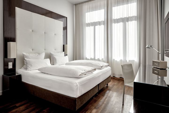 Room 18 of 62