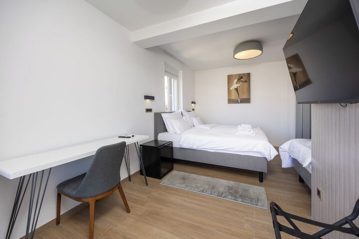 Room 47 of 169