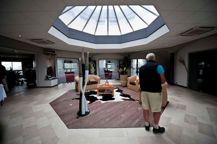 Entrance & Lobby