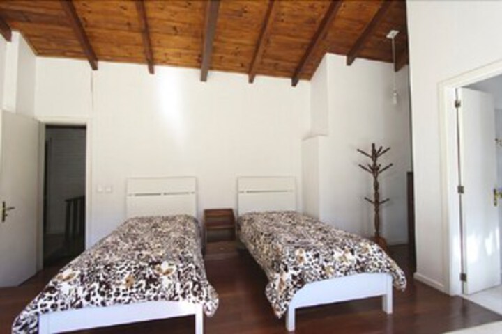 Room 10 of 20