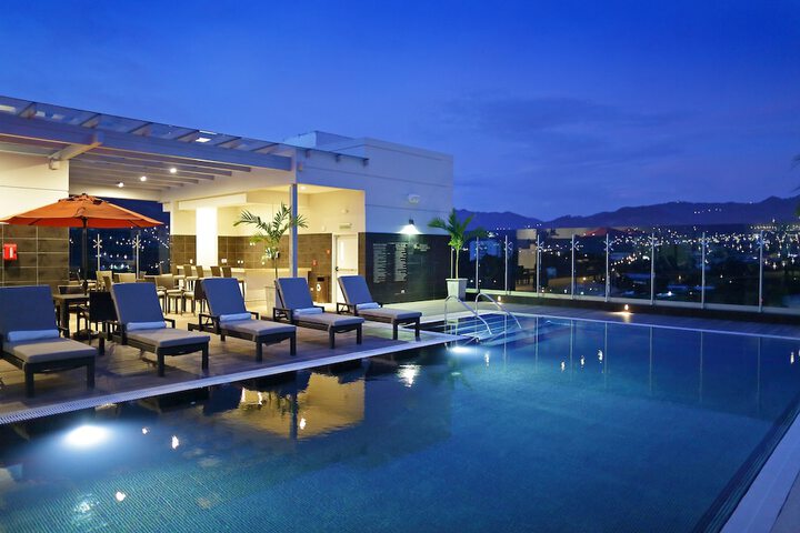 Hotel with Pool