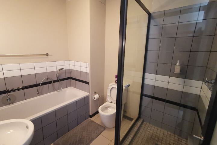 Room 168 of 215