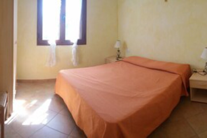 Room 50 of 76