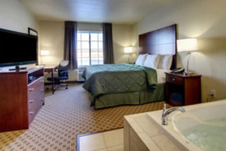 Room 7 of 12