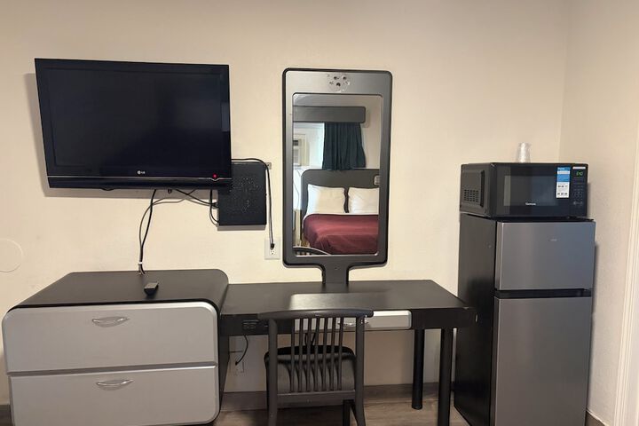 Room 6 of 20