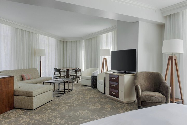 Room 34 of 199