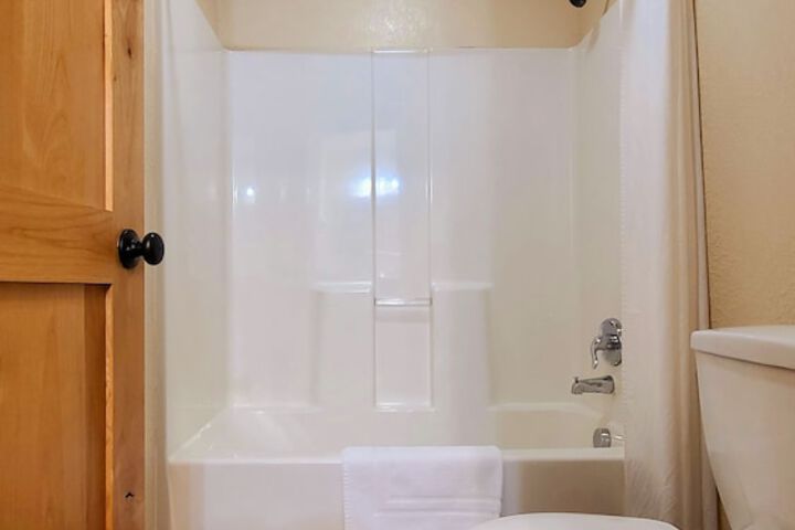 Room 4 of 38
