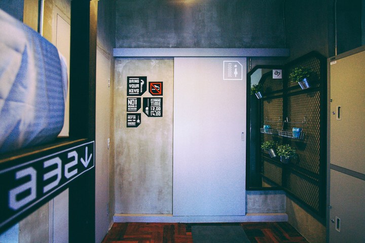 Room 18 of 60