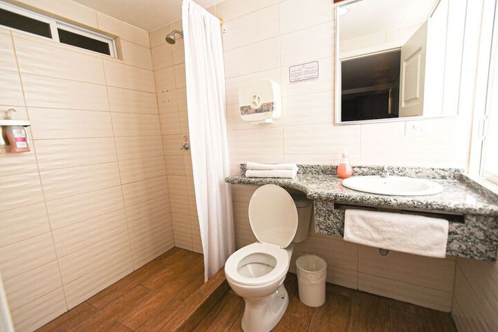 Room 27 of 34