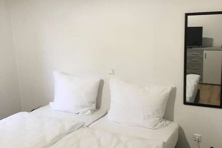 Room 3 of 42