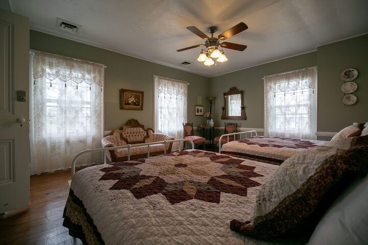 Room 18 of 29