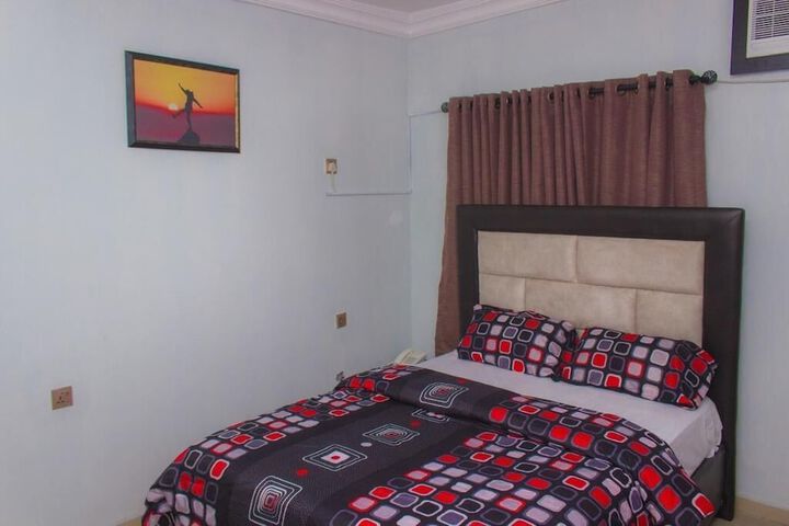 Room 9 of 20