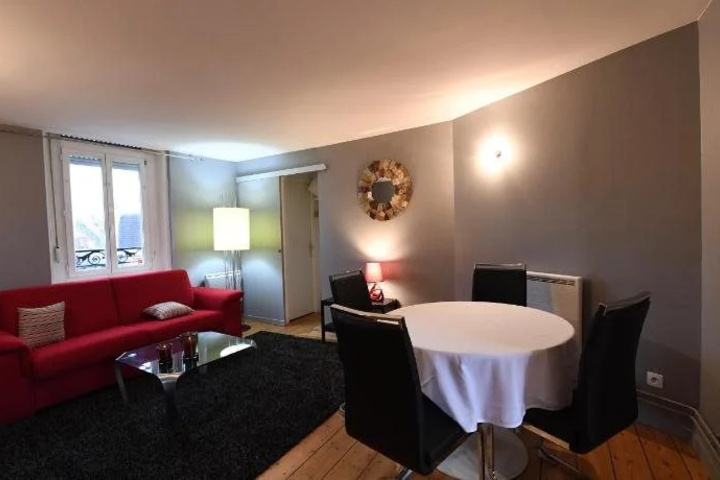 Room 9 of 15