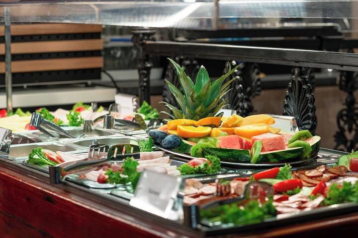 Dining 72 of 95