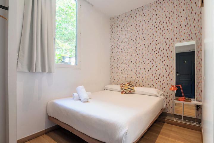 Room 8 of 31