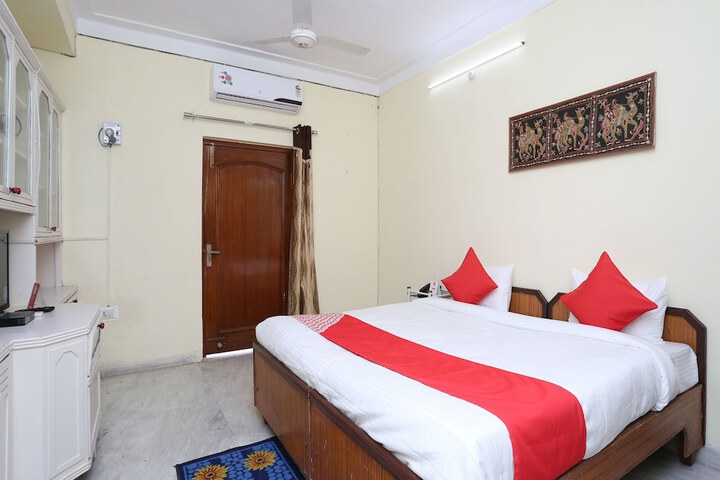 Room 18 of 23