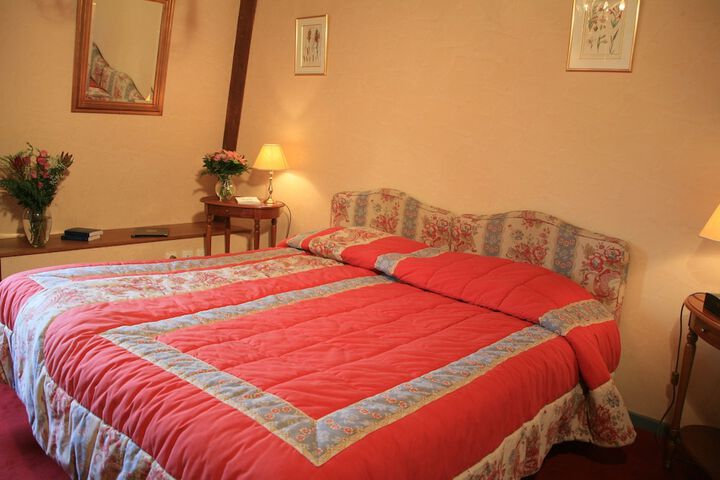 Room 2 of 6