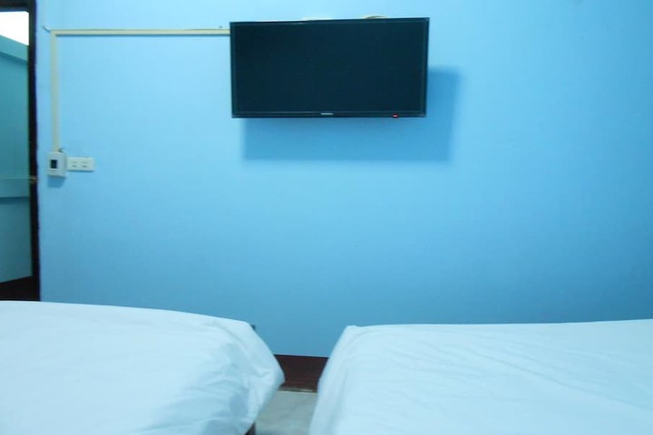 Room 20 of 34