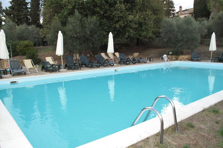 Pool 51 of 66