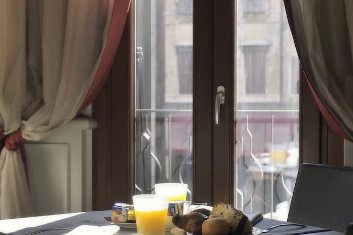 Breakfast/Coffee Service 23 of 34