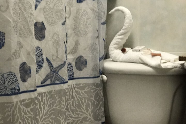 Room 25 of 53