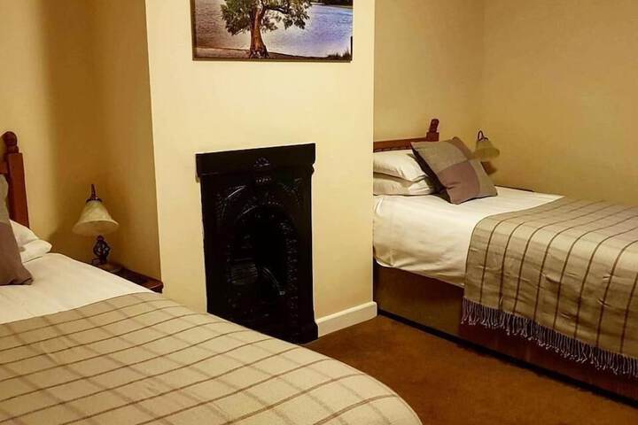 Room 6 of 30