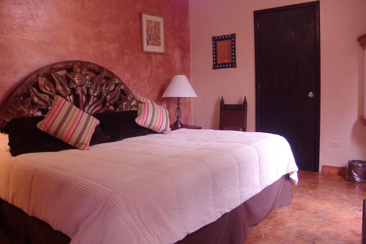Room 17 of 37