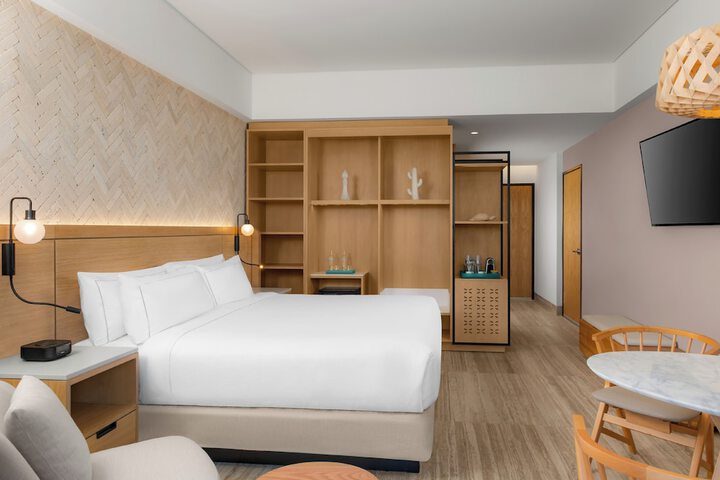 Room 34 of 138