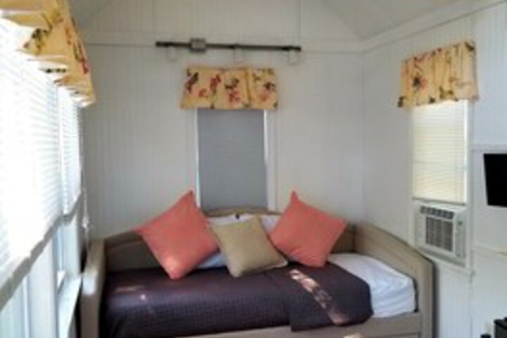 Room 107 of 204