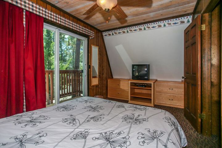 Room 10 of 28