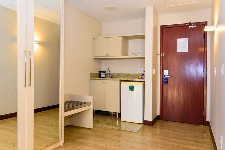 Room 13 of 62