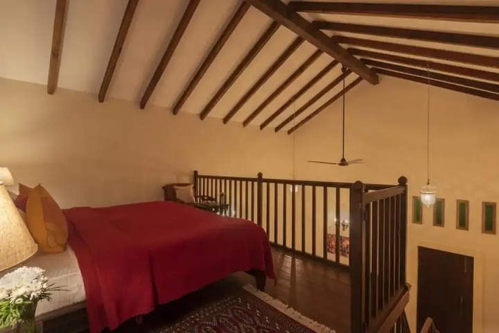 Room 8 of 15