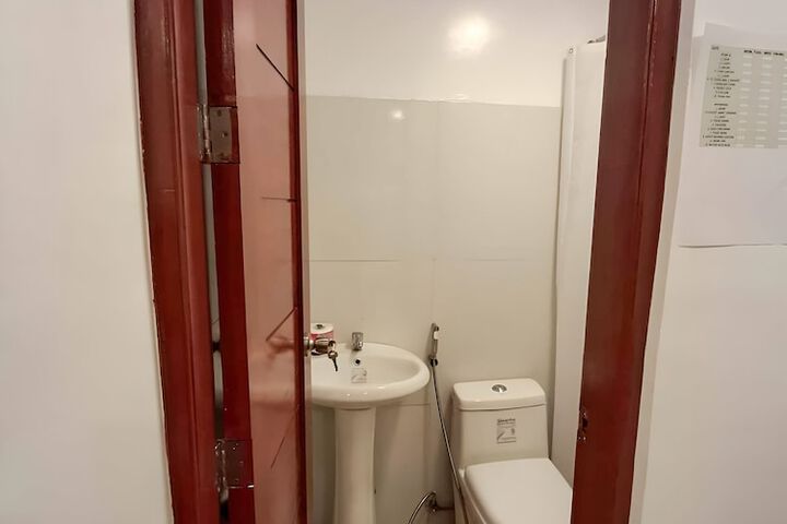 Room 37 of 64