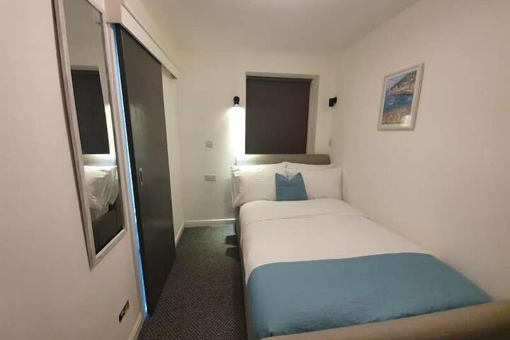 Room 6 of 23