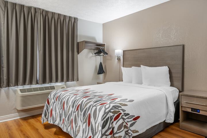 Superior 2 Queen Beds (10 of 14)