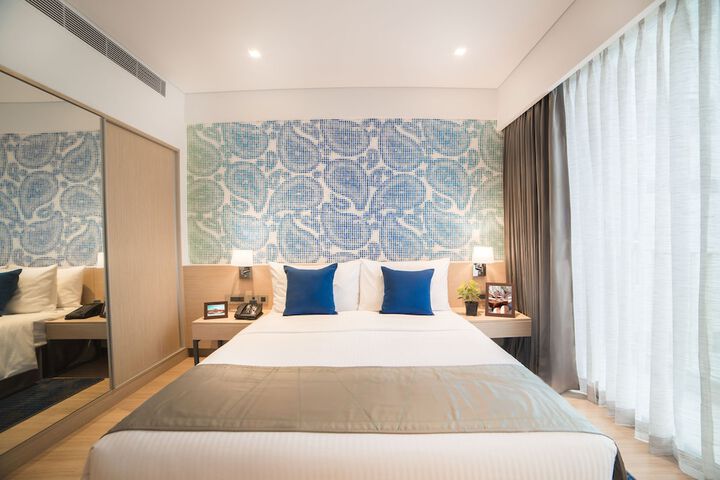 Room 10 of 84