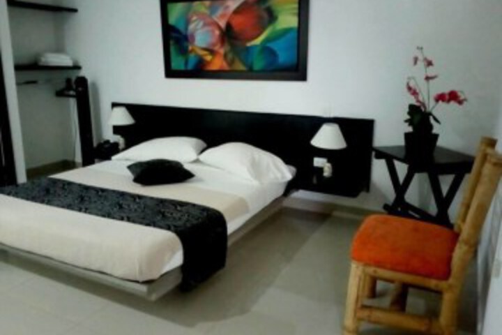Room 4 of 35