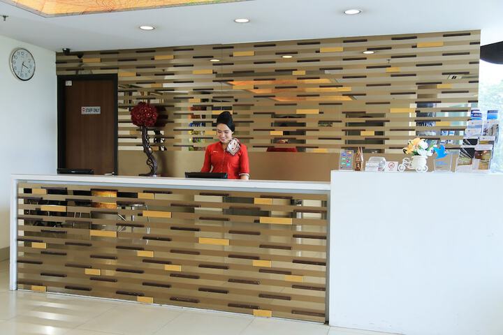 Hotel Lobby