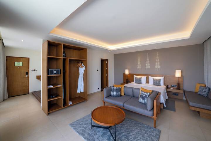 Room 10 of 30