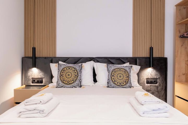 Room 27 of 81