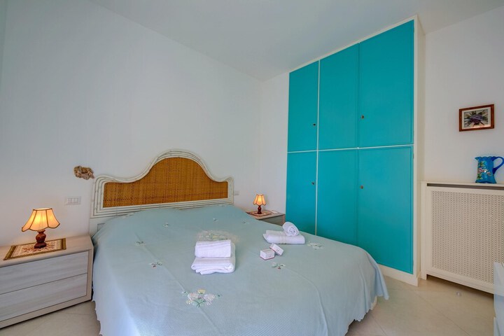 Room 25 of 36