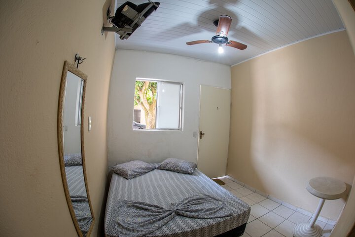 Room 7 of 16