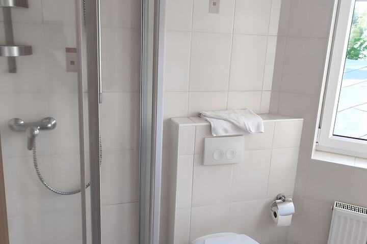 Room 35 of 84