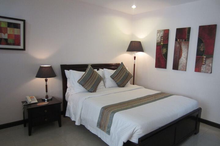 Room 15 of 42