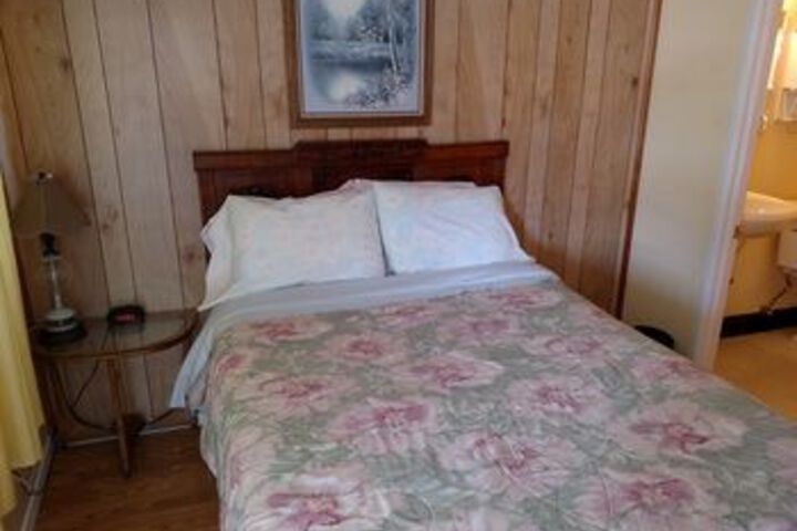 Room 32 of 51