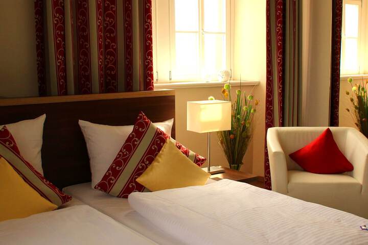 Room 8 of 42