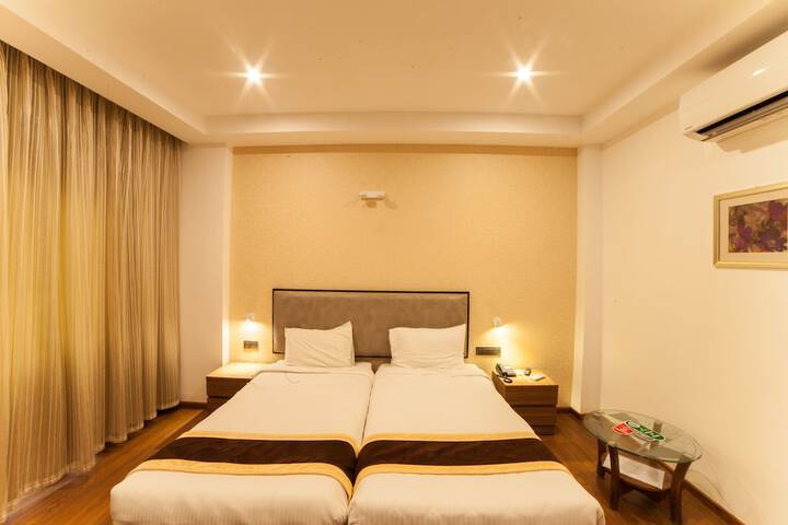 Room 10 of 15
