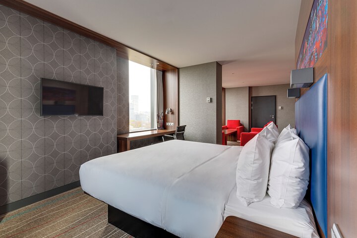 Room 36 of 74
