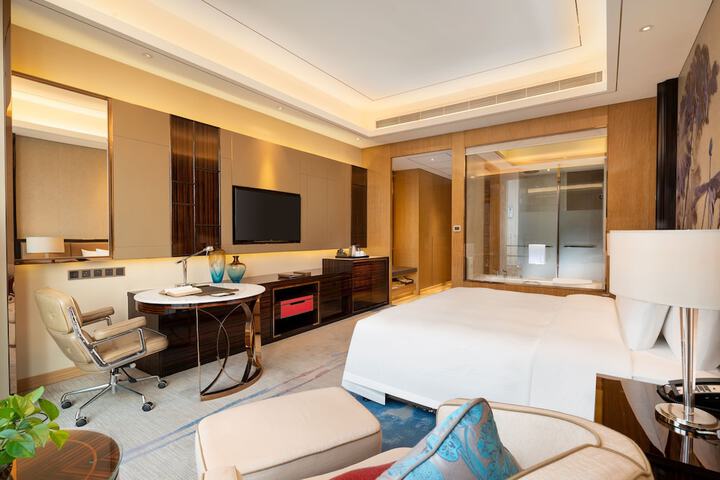 Room 17 of 60