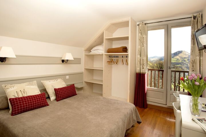 Room 5 of 35